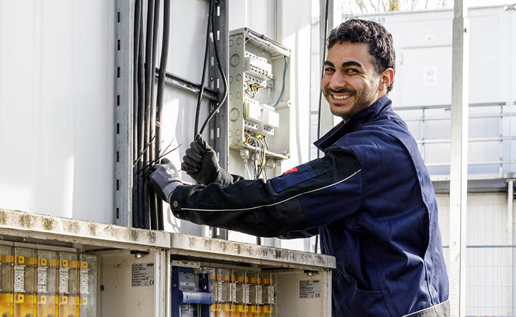 zur ausführlichen Ausbildungsbeschreibung "Auszubildender zum Elektroniker der Fach[-]richtung Energie- [&] Gebäu[-]de[-]technik" bei Marquardt & Streck in Hamburg